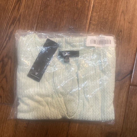 🚨 NWT Lulu’s Comfort Cutie Mint Green Short Sleeve Waffle Tee - Picture 6 of 10